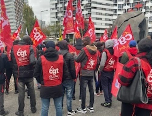 Intervention des travailleurs sans papiers devant la Préfecture du Val-de-Marne